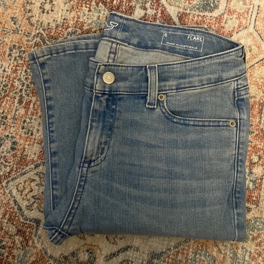 Vineyard Vines Flare Denim. Size 6. Excellent Used Condition! 😍